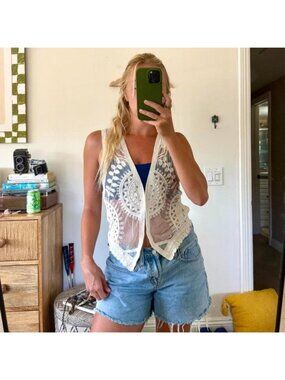 REBELLION LACE BOHO VEST CREAM WOMENS SIZE SMALL